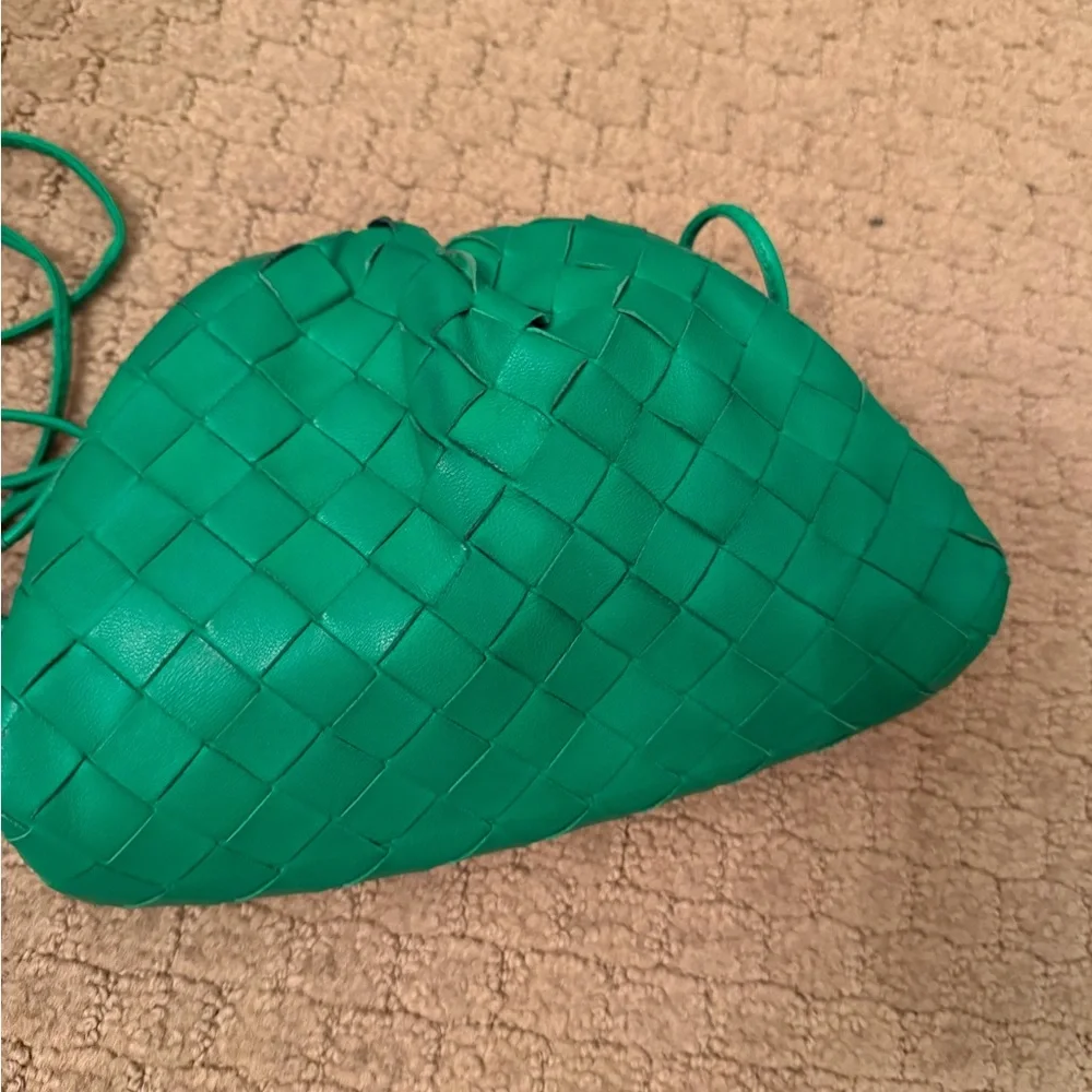 Bottega Veneta Intrecciato Woven Pouch/Clutch/Crossbody Bag